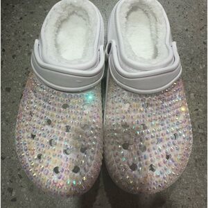 Rhinestone fur-lined crocs, NEW small medium large large is (8 to 9)